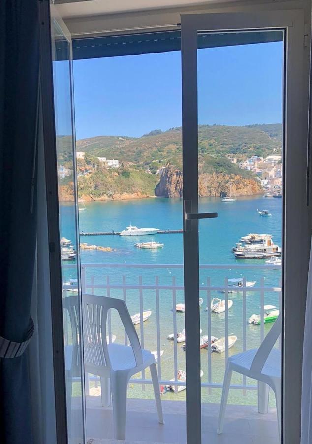 Hotel La Baia 폰차 외부 사진